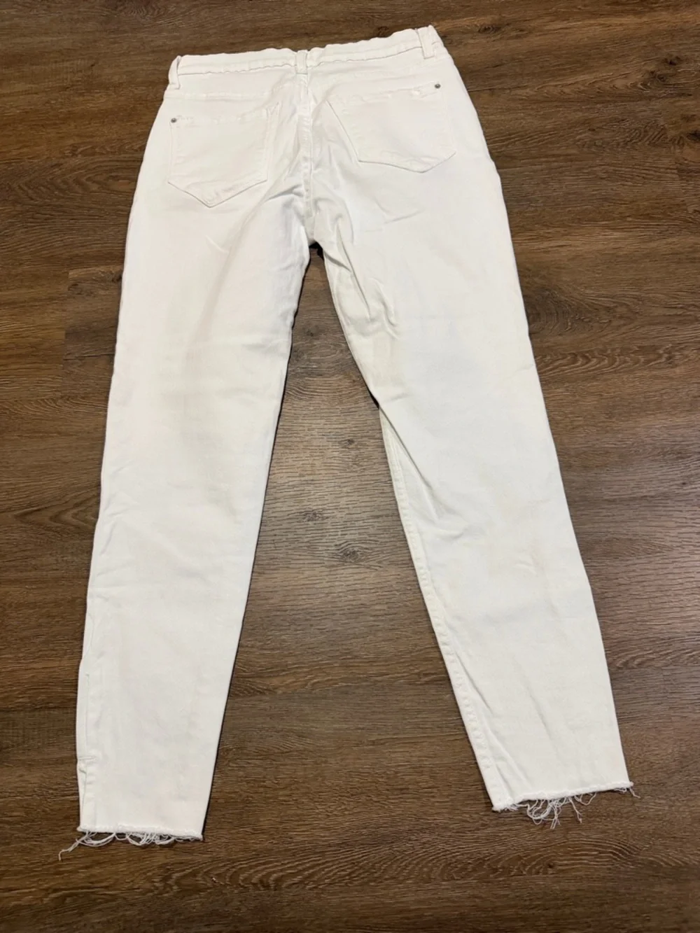 Kensie Vintage Luxe Ultimate High Rise Skinny Jeans with Frayed Hem - Picture 7 of 8